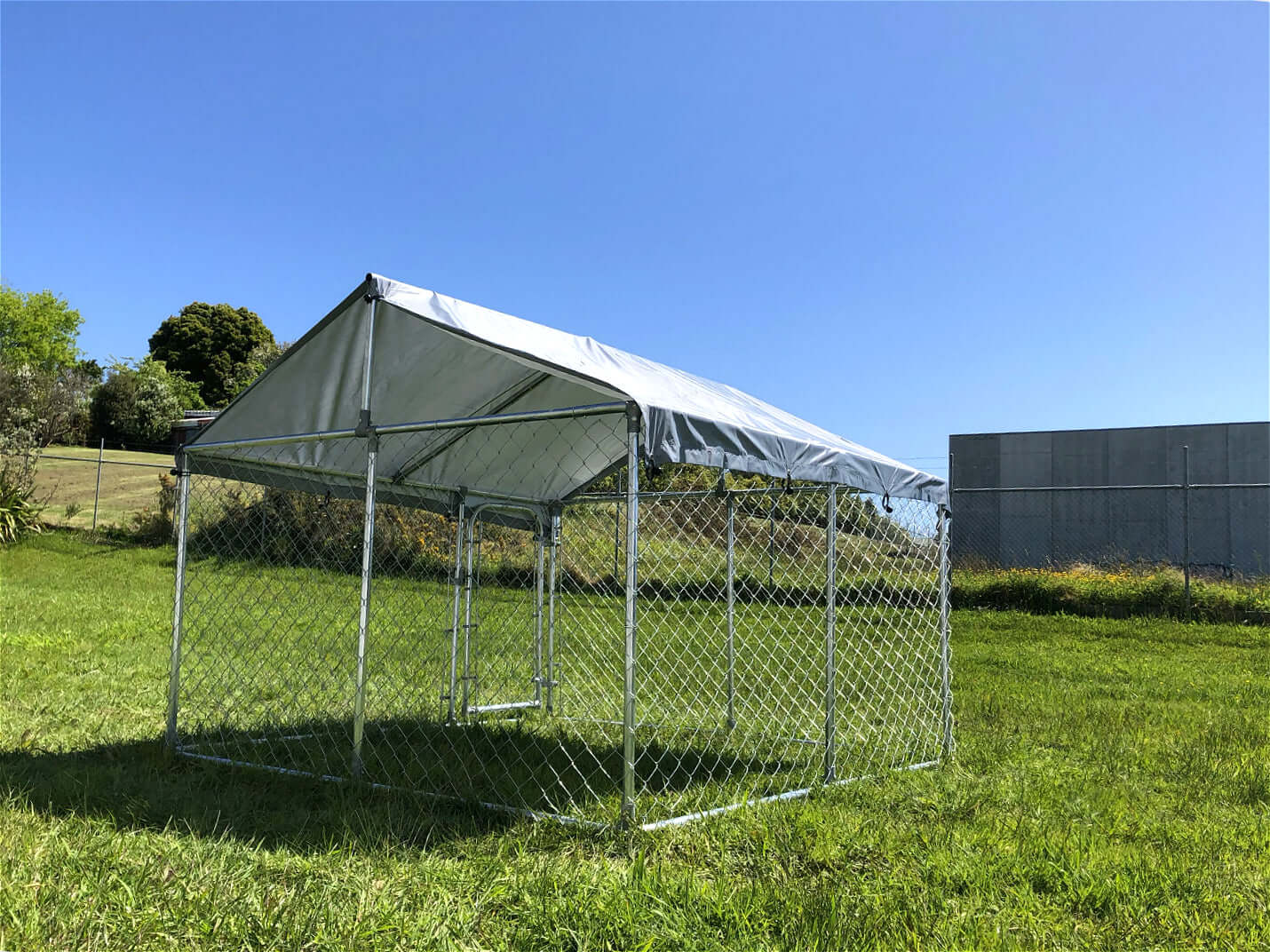 Picture of How to Assemble Dog Kennel- Roof Assemble Tips - Treasurebox