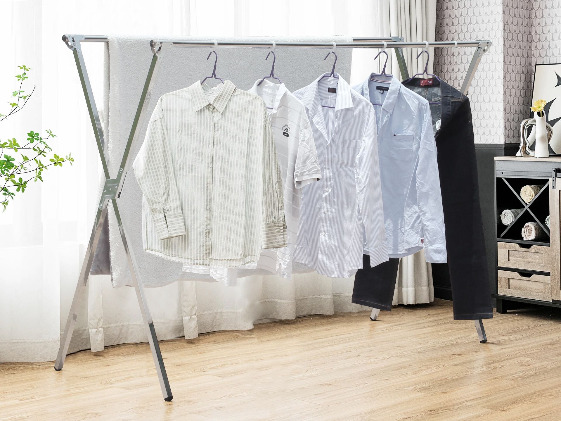 Single Section Stainless Steel Clothes Hanger Storage Rack