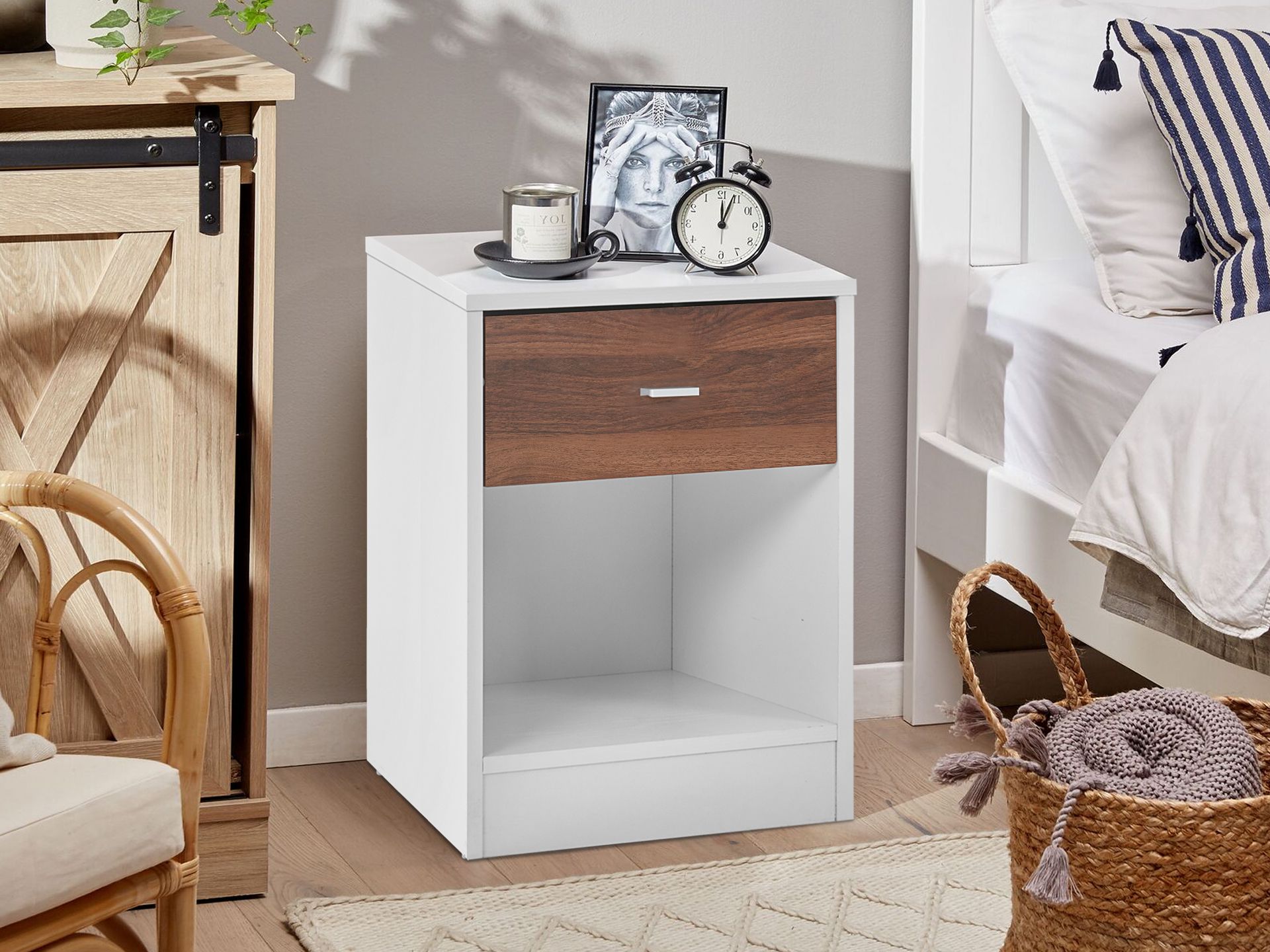 Quilo Wooden Bedside Table - Walnut